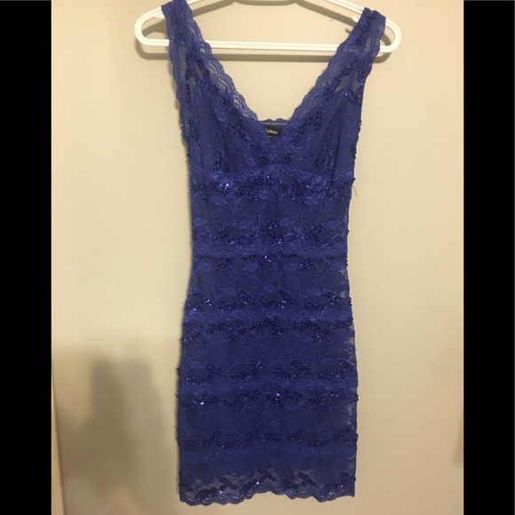 Detailed dress - Picture 1 of 3